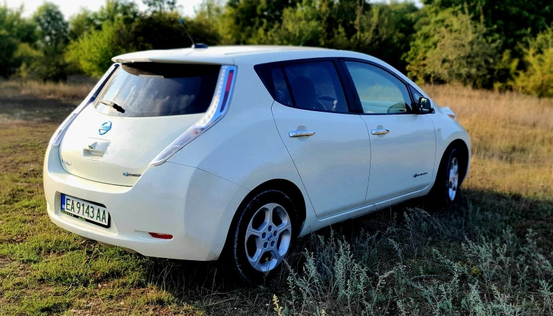 Nissan Leaf , снимка 9 - Автомобили и джипове - 52394413