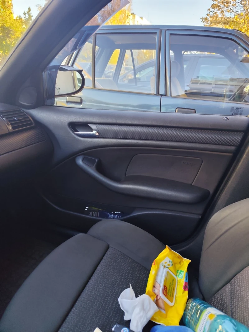 BMW 320 Комби , снимка 7 - Автомобили и джипове - 52674387