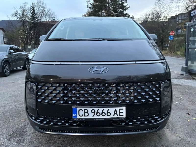 Hyundai Staria 2.2CRDi/ГАРАНЦИЯ/4X4/LUXURY+ /ГОТОВ ЛИЗИНГ, снимка 3 - Автомобили и джипове - 52705958