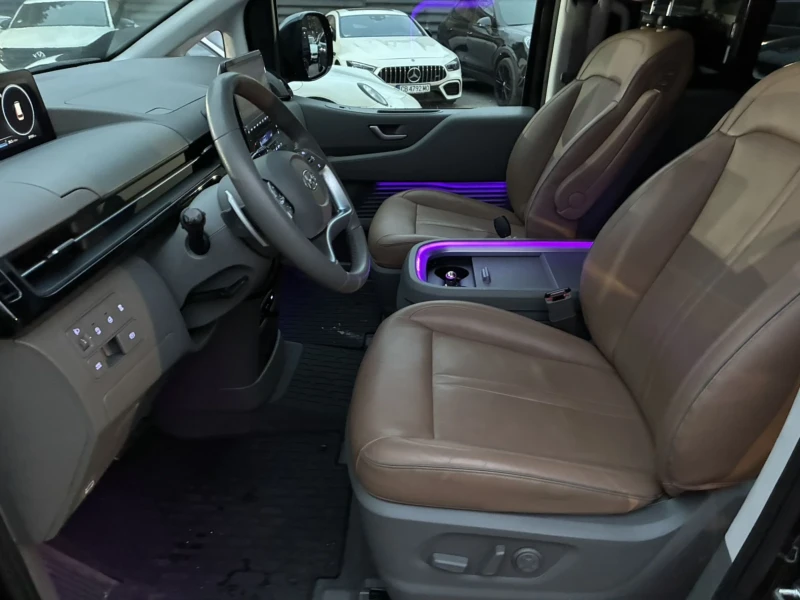 Hyundai Staria 2.2CRDi/ГАРАНЦИЯ/4X4/LUXURY+ /ГОТОВ ЛИЗИНГ, снимка 16 - Автомобили и джипове - 52705958