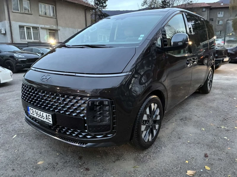 Hyundai Staria 2.2CRDi/ГАРАНЦИЯ/4X4/LUXURY+ /ГОТОВ ЛИЗИНГ, снимка 2 - Автомобили и джипове - 52705958