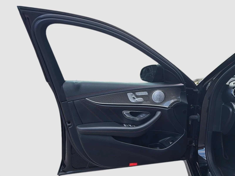 Mercedes-Benz E 53 AMG * CARFAX * БЕЗ ПЪРВОНАЧАЛНА ВНОСКА, снимка 10 - Автомобили и джипове - 52752452