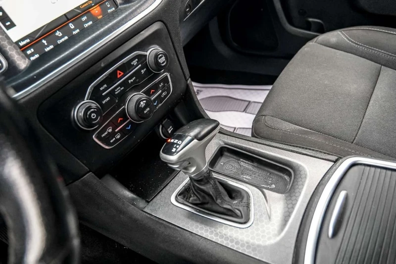 Dodge Charger * CARFAX * ЦЕНА ДО БГ, снимка 16 - Автомобили и джипове - 53180441