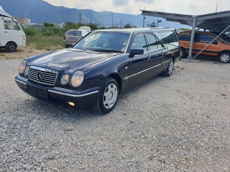 Mercedes-Benz E 250 2.5TDI 20V .113кс .4+ 1 Места.87000хил км  , снимка 1 - Автомобили и джипове - 37115096