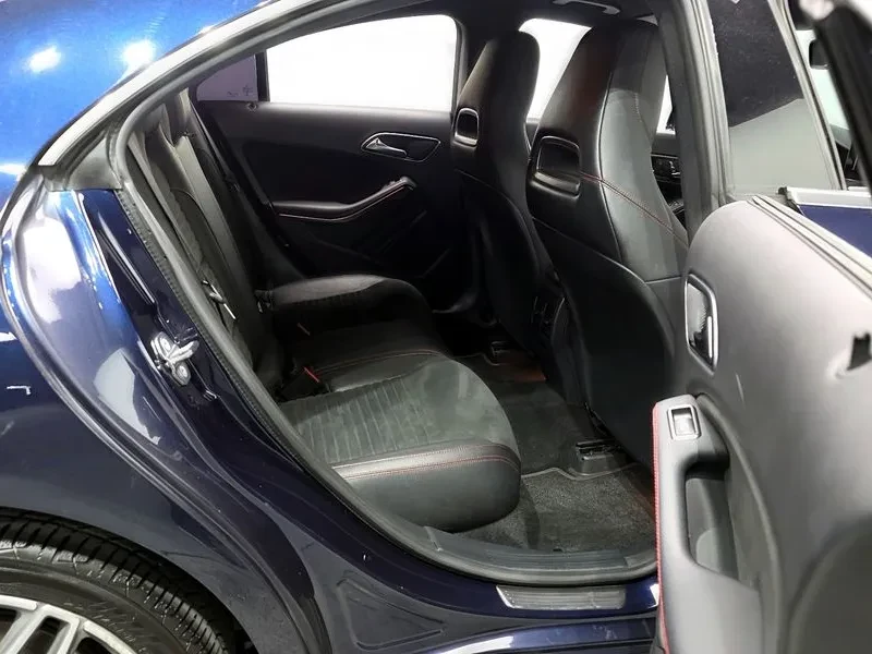 Mercedes-Benz CLA 2.5, снимка 12 - Автомобили и джипове - 54287645