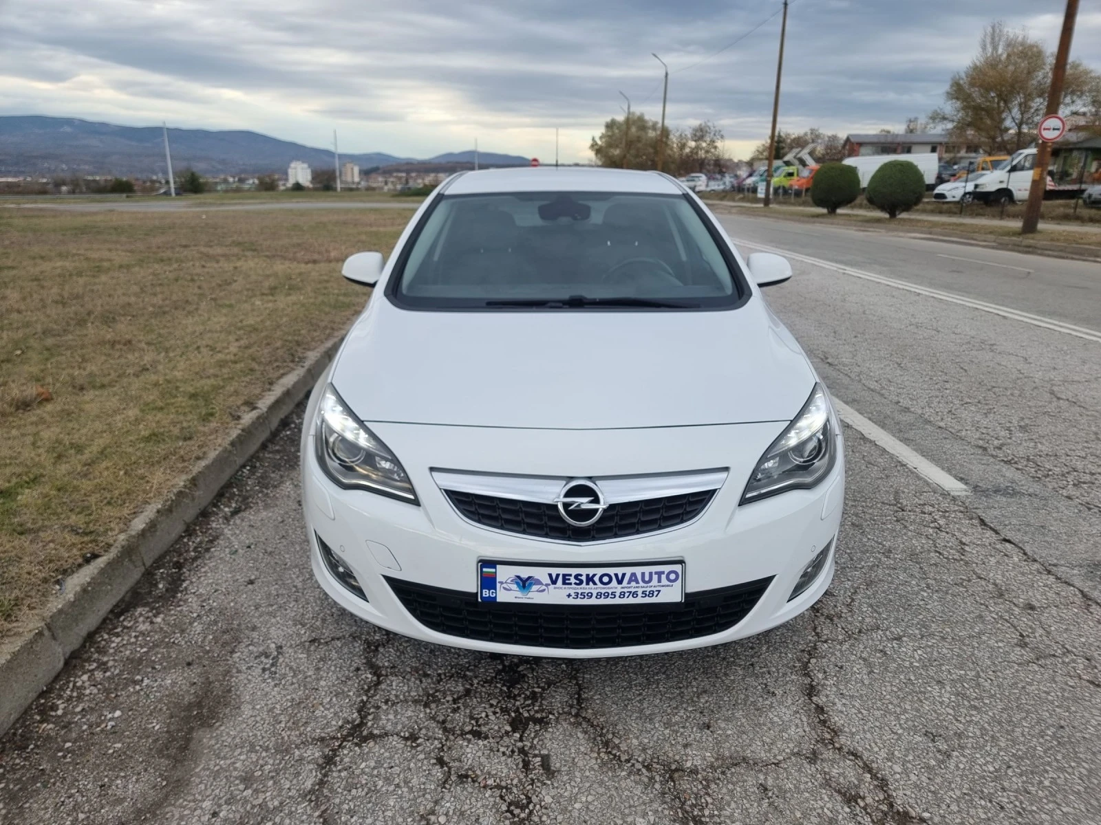 Opel Astra 1.4Turbo , снимка 1