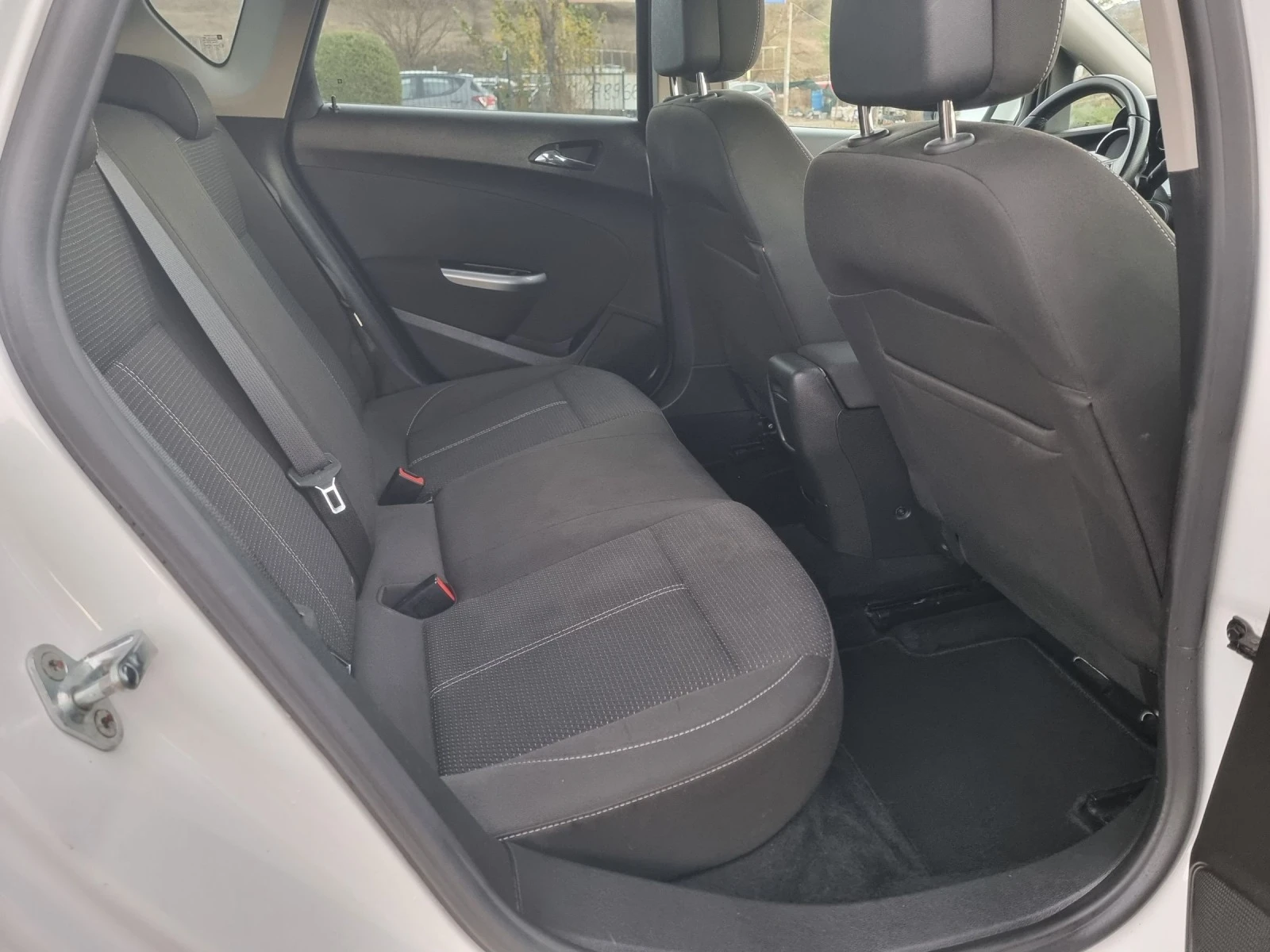 Opel Astra 1.4Turbo  | Mobile.bg   15