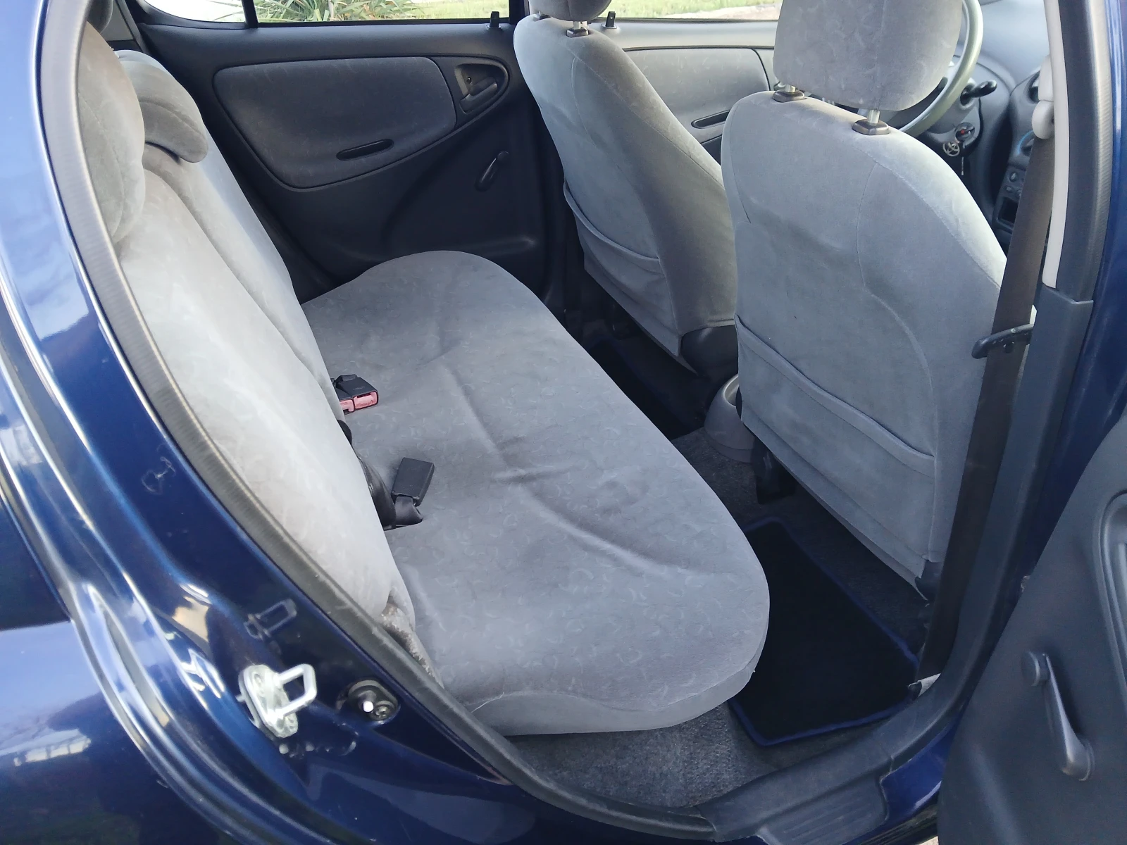 Toyota Yaris 1.0клима  - изображение 5