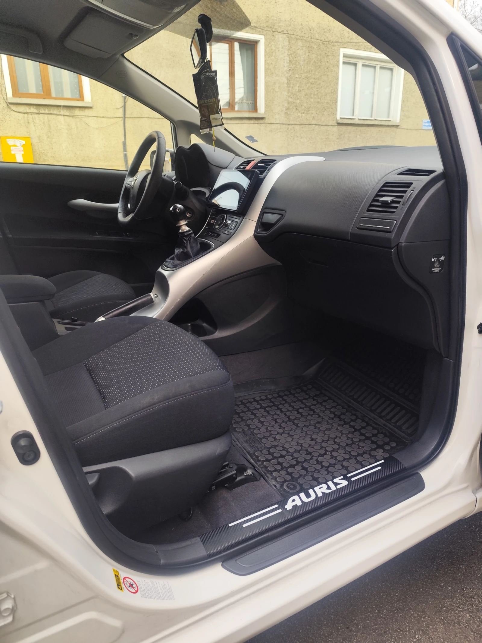 Toyota Auris  - изображение 5