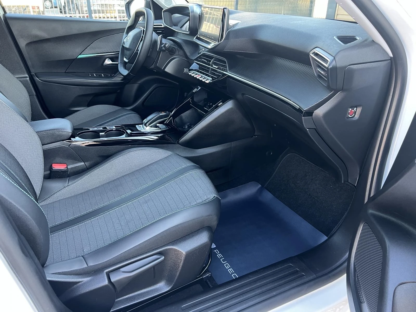 Peugeot 2008  1.5 BlueHDi 131ch S&S Allure Pack EAT8  - изображение 9