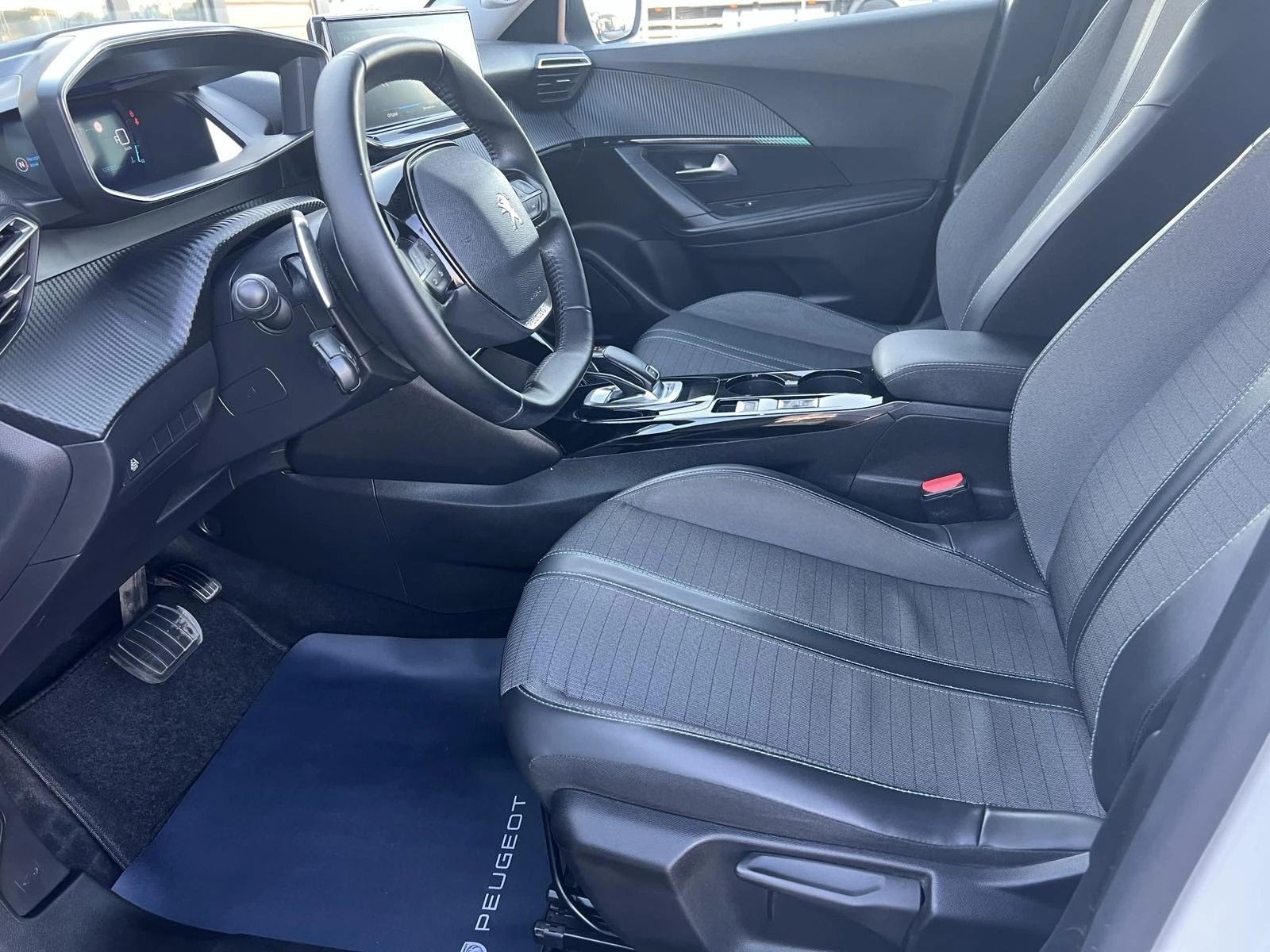 Peugeot 2008  1.5 BlueHDi 131ch S&S Allure Pack EAT8  - изображение 8