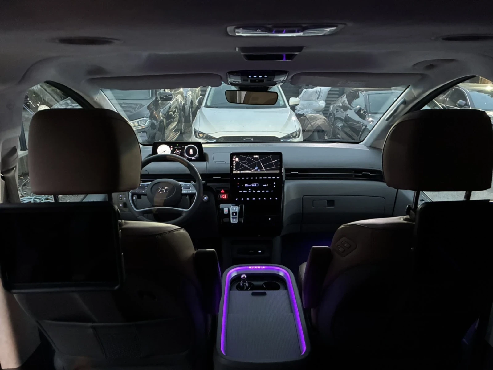 Hyundai Staria 2.2CRDi/ГАРАНЦИЯ/4X4/LUXURY+ /ГОТОВ ЛИЗИНГ - изображение 10