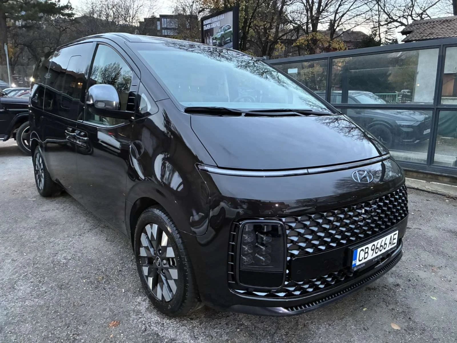 Hyundai Staria 2.2CRDi//4X4/LUXURY+ /  | Mobile.bg   1