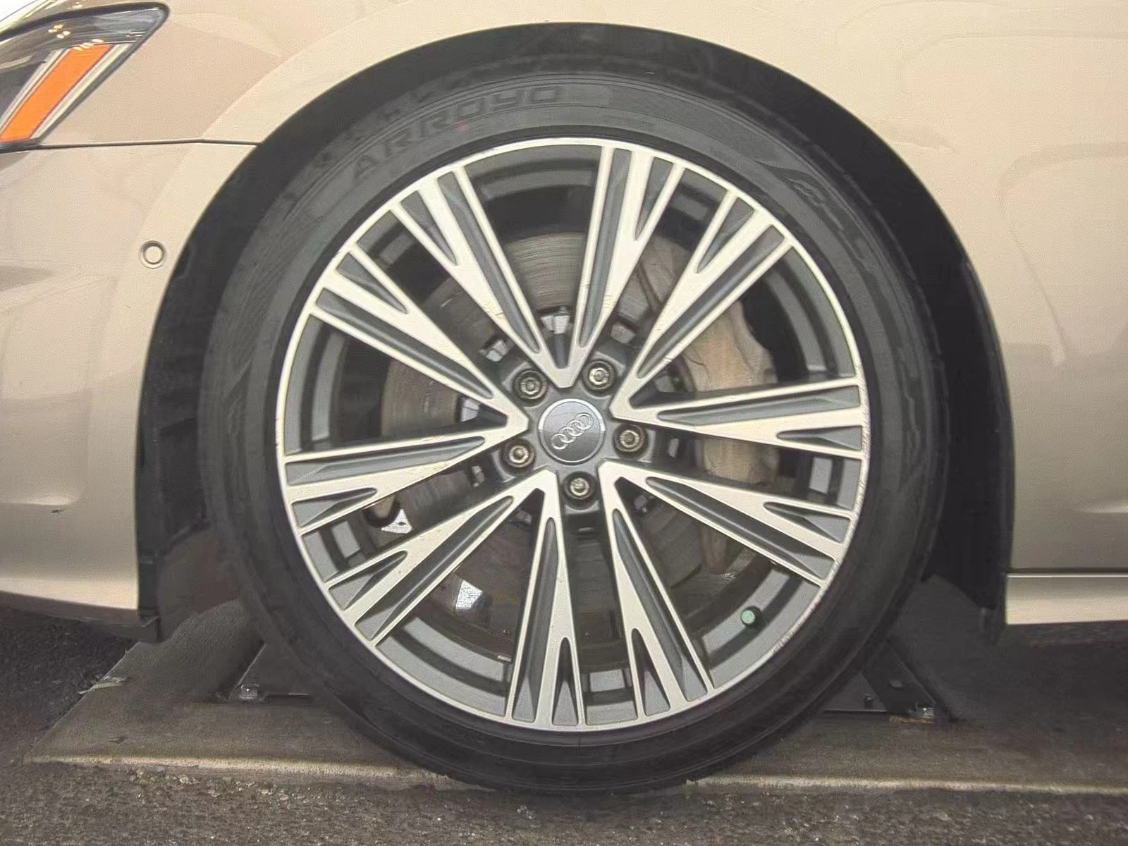 Audi A6 Premium Plus 55 TFSI - изображение 7