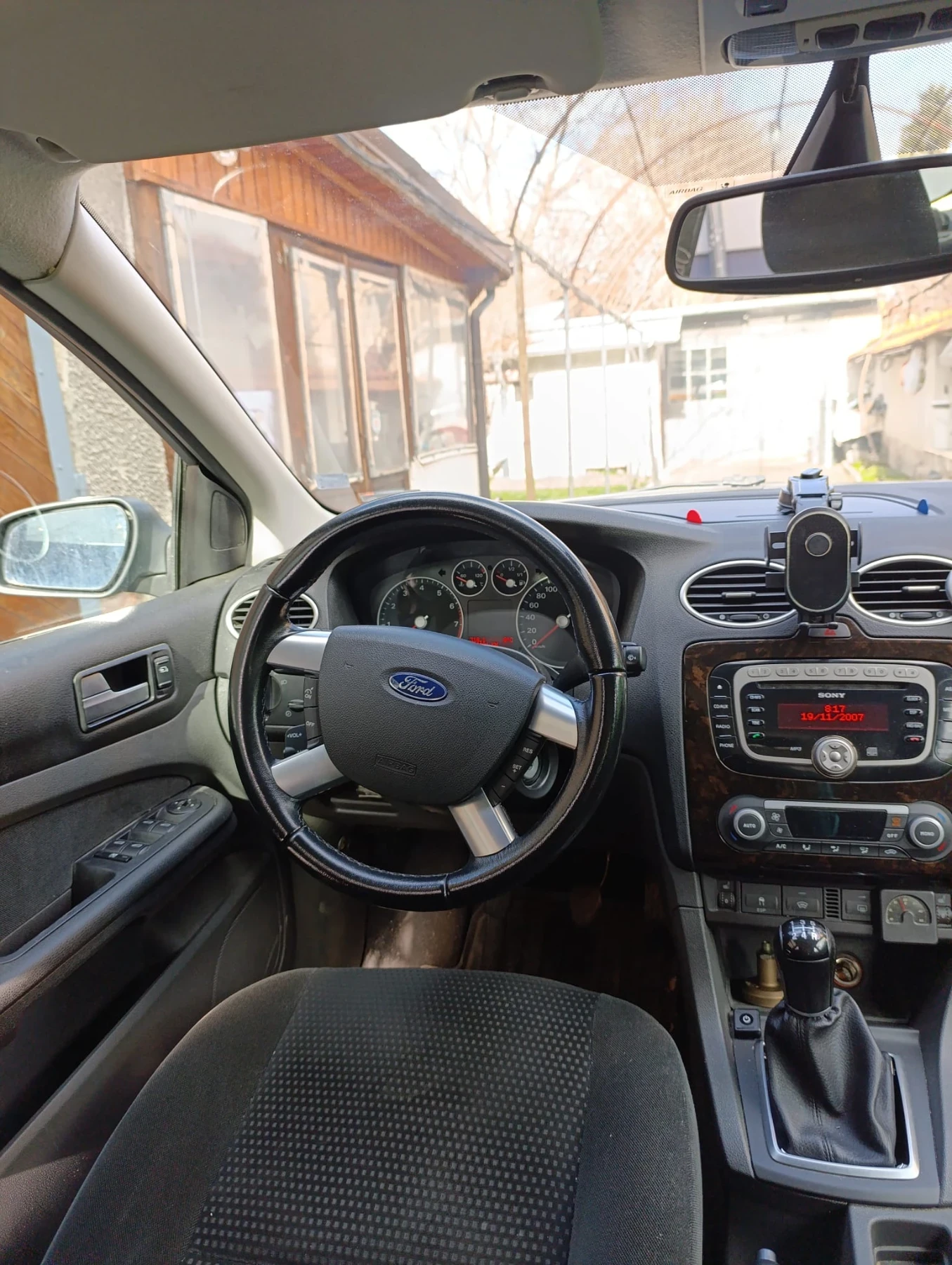 Ford Focus Ghia 2.0i GAS | Mobile.bg � ����������� 9
