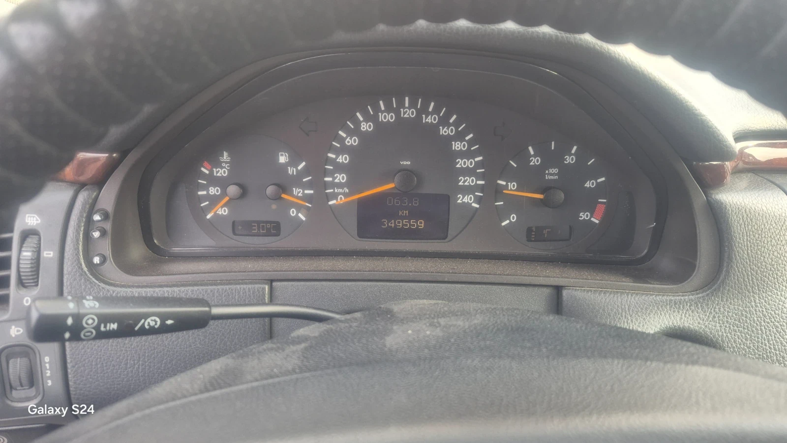 Mercedes-Benz E 220, снимка 5 - Автомобили и джипове - 53816999