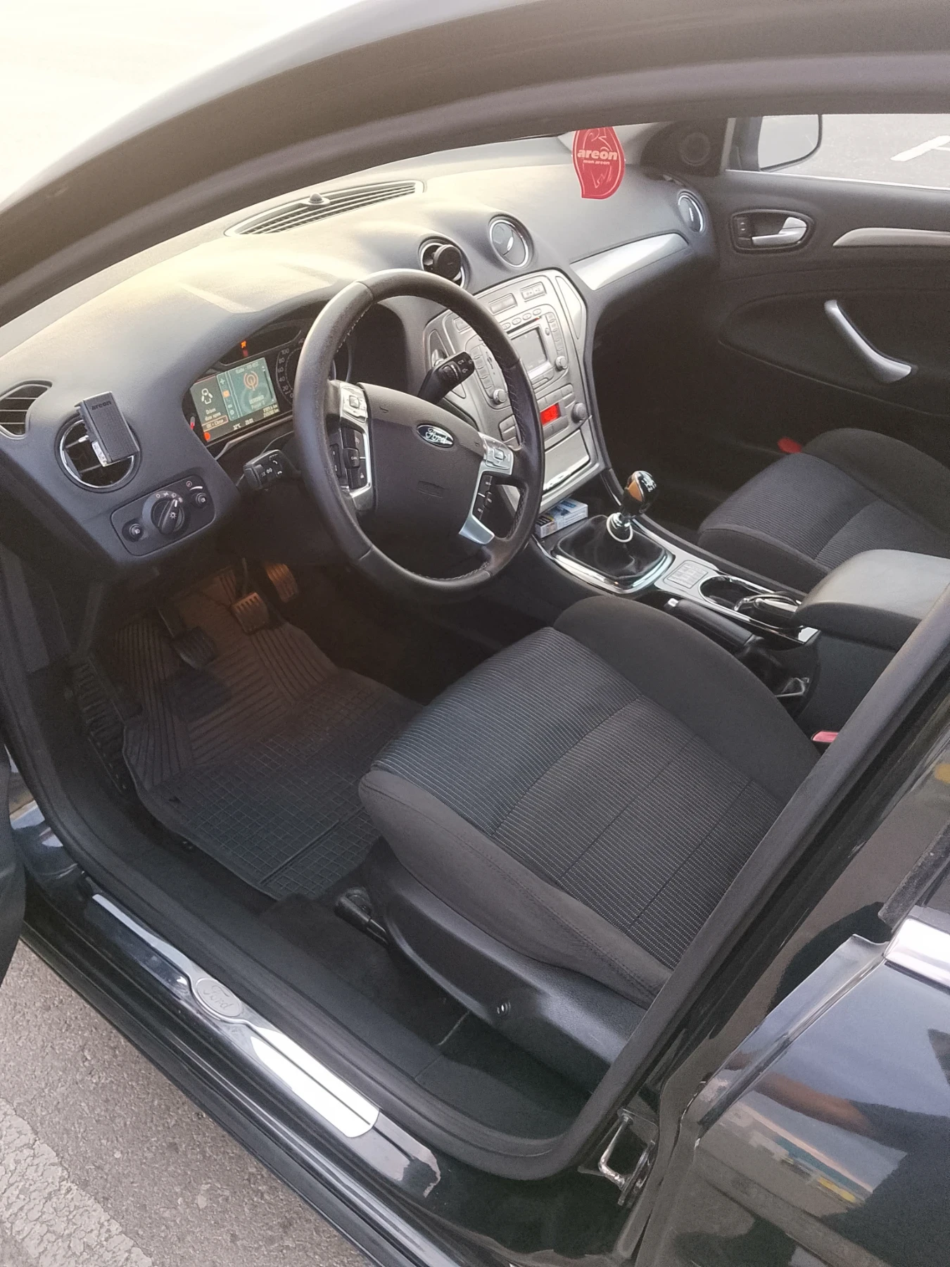 Ford Mondeo 2.2TDCI, снимка 6 - Автомобили и джипове - 53946582