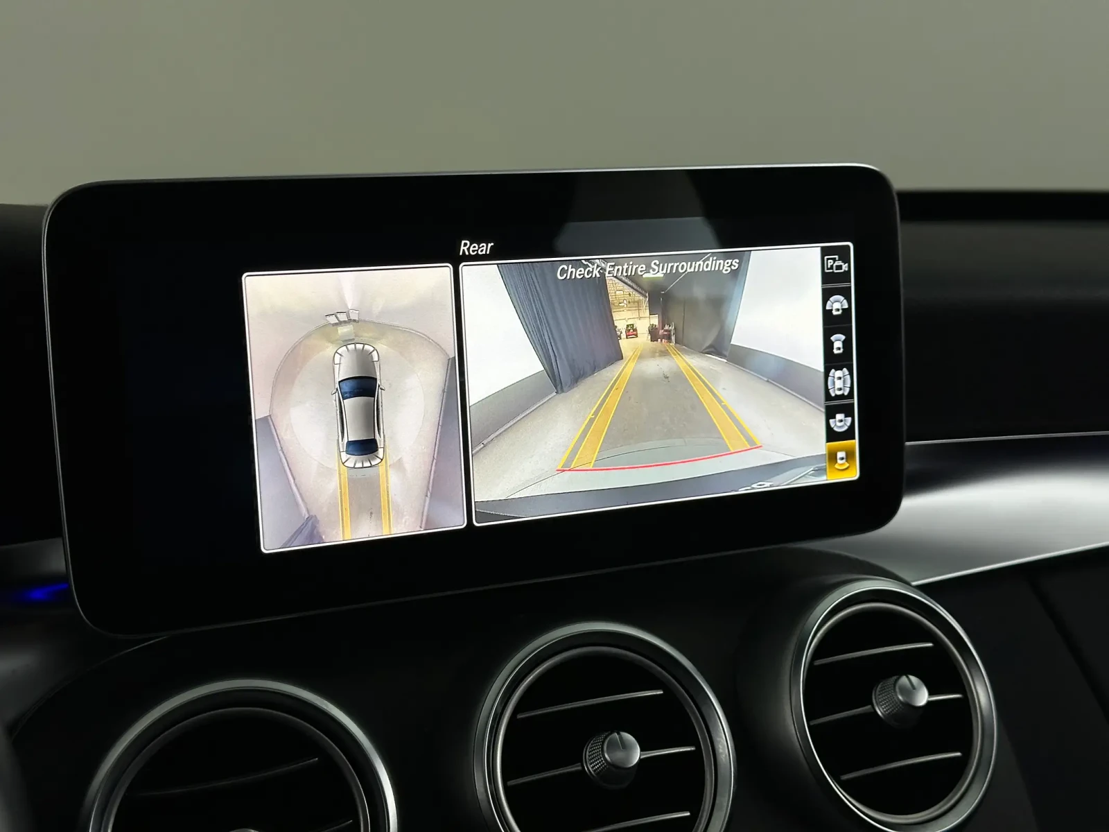 Mercedes-Benz C 300 AMG* Burmester* 4matic* Digital Cockpit* 2 ключа, снимка 12 - Автомобили и джипове - 54410435