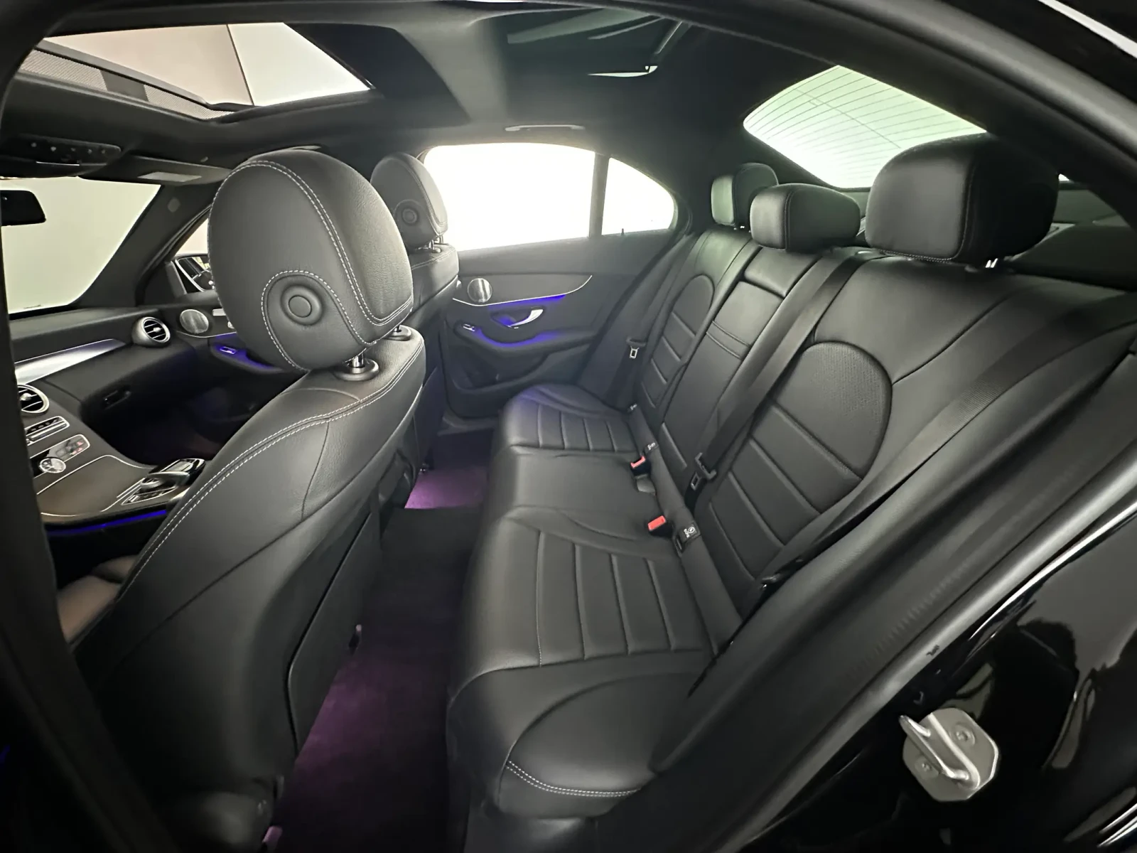 Mercedes-Benz C 300 AMG* Burmester* 4matic* Digital Cockpit* 2 ключа, снимка 9 - Автомобили и джипове - 54410435