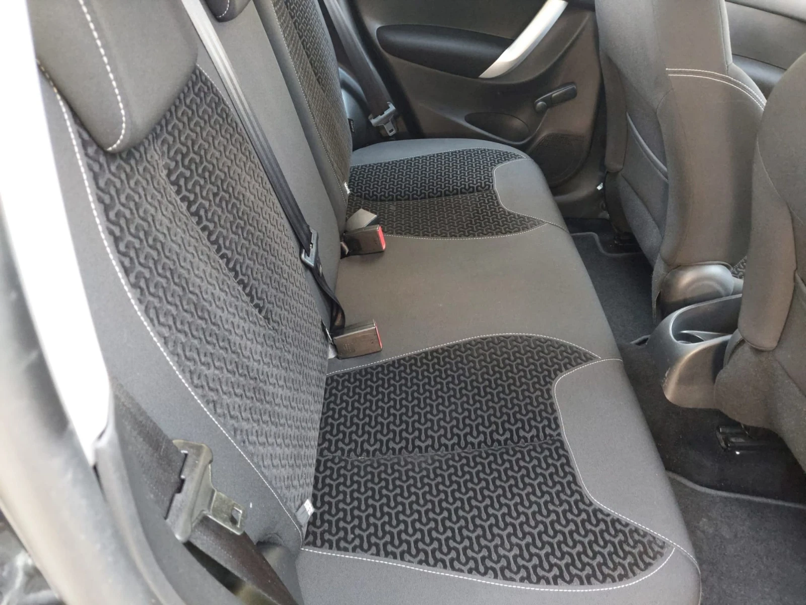 Citroen C3 1.4 75к.с.ТОП, снимка 13 - Автомобили и джипове - 54457665
