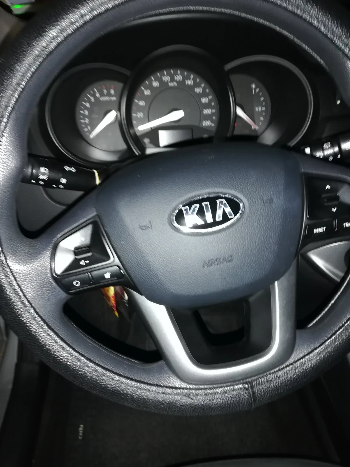 Kia Rio 1.2, снимка 9 - Автомобили и джипове - 54586789