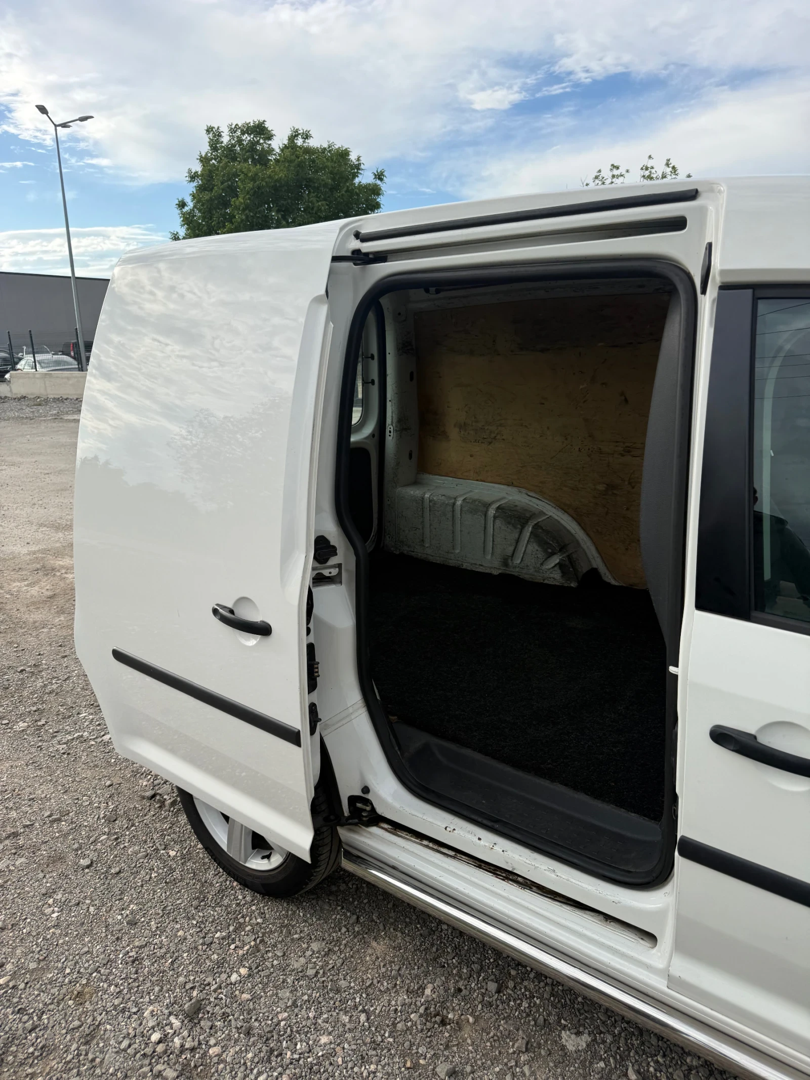 VW Caddy, снимка 10 - Автомобили и джипове - 54742843