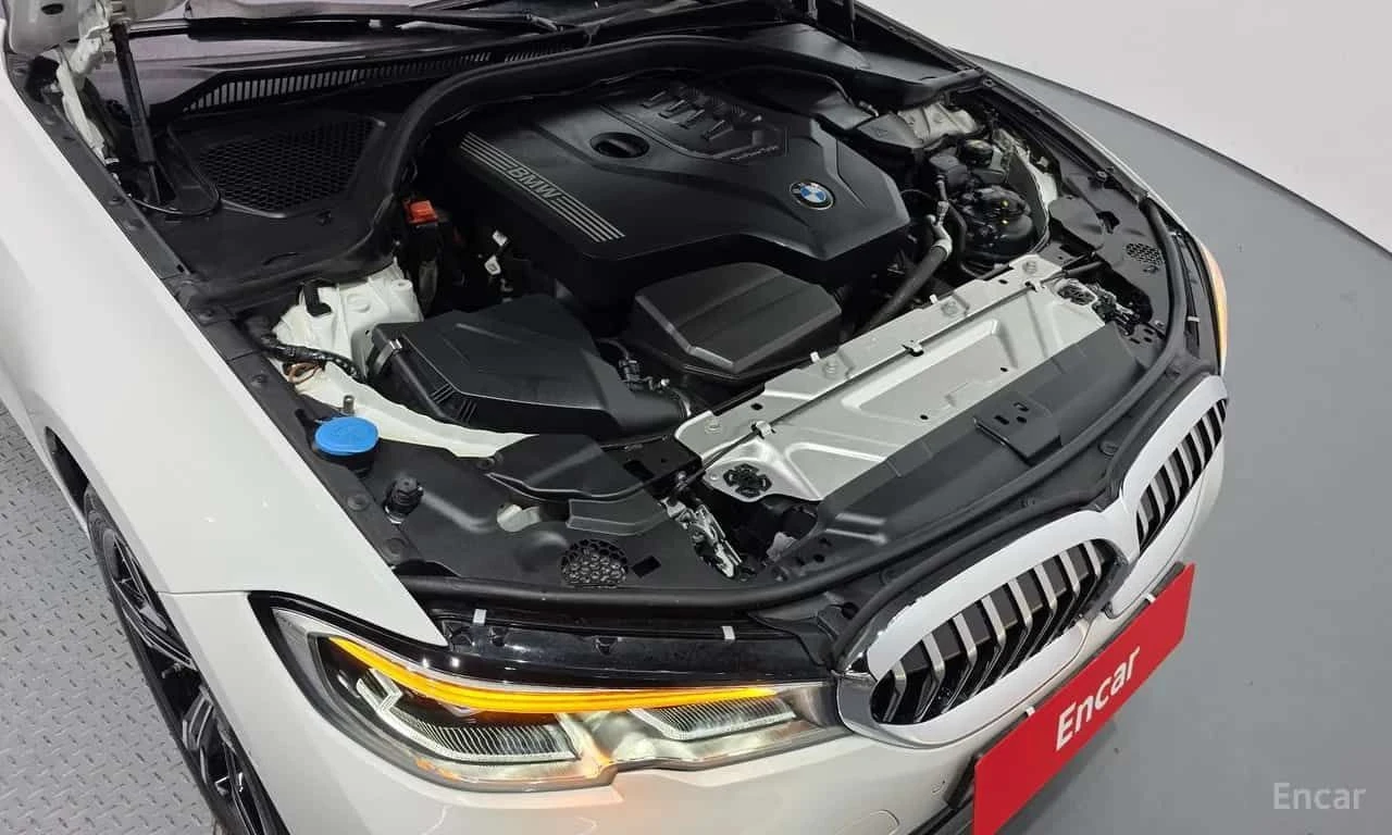 BMW 330 i xDrive Luxury /ДИСТРОНИК/360/HUD, снимка 6 - Автомобили и джипове - 55709300
