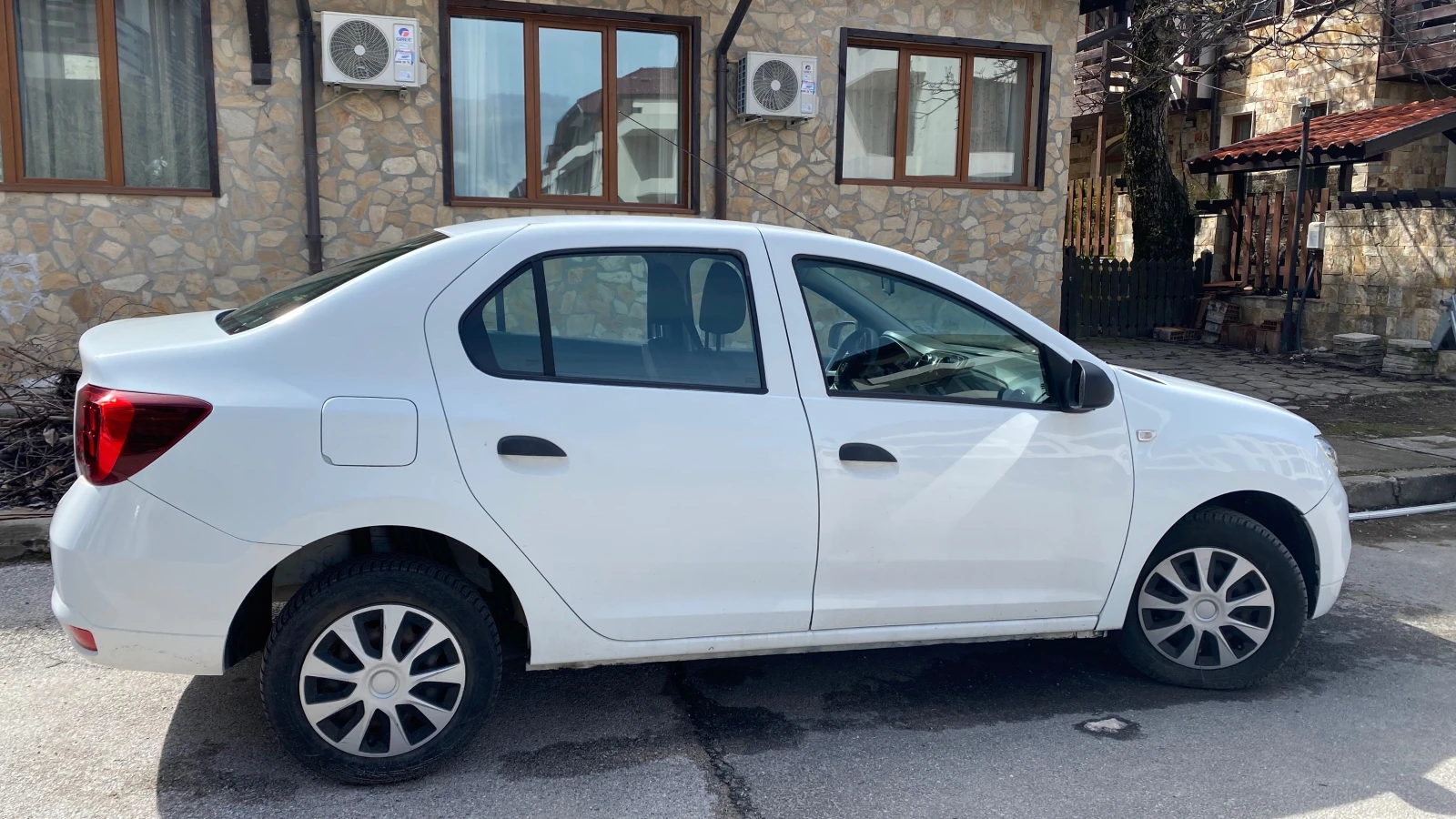 Dacia Logan N1, снимка 2 - Автомобили и джипове - 56424839