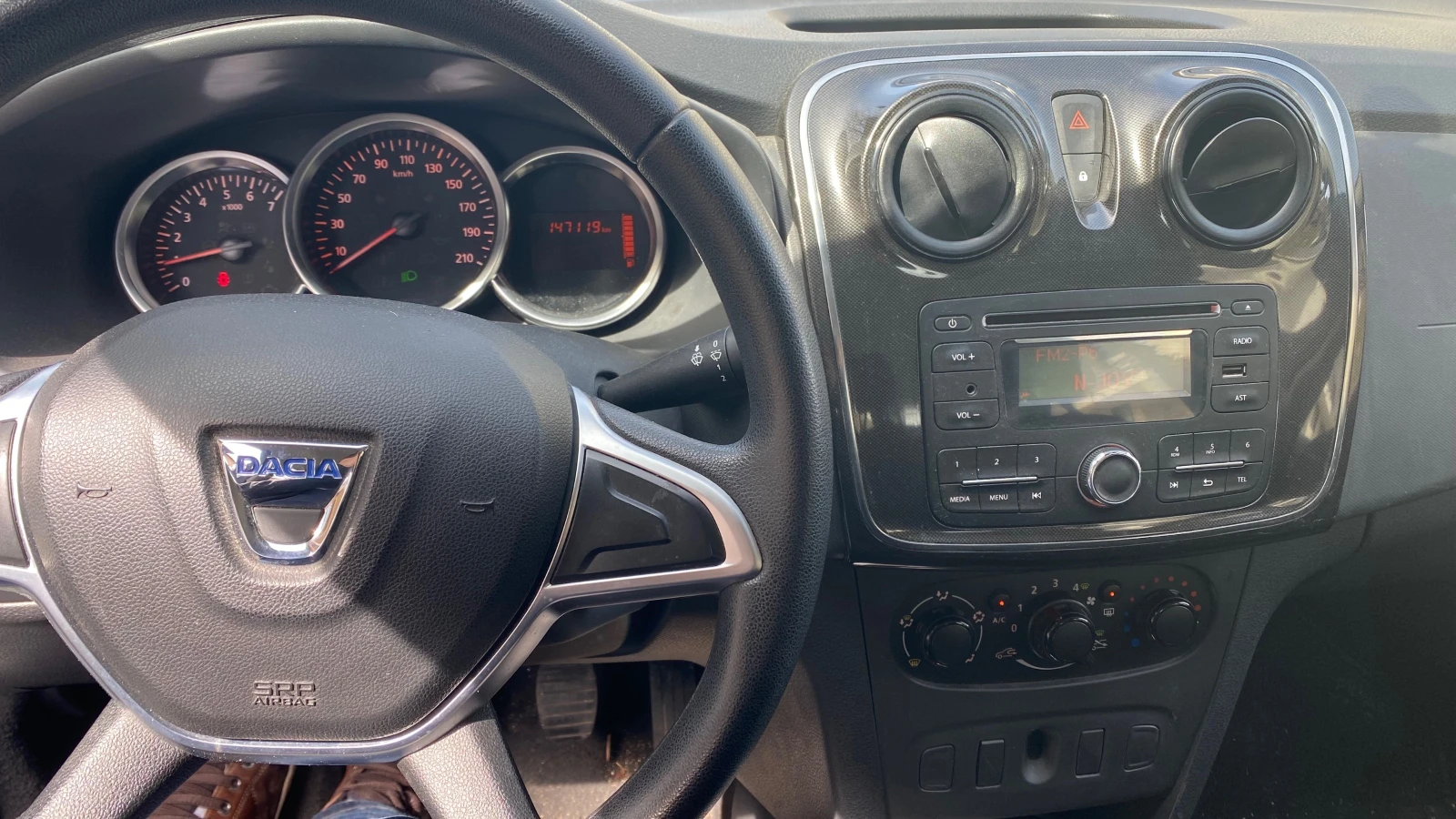 Dacia Logan N1, снимка 11 - Автомобили и джипове - 56424839
