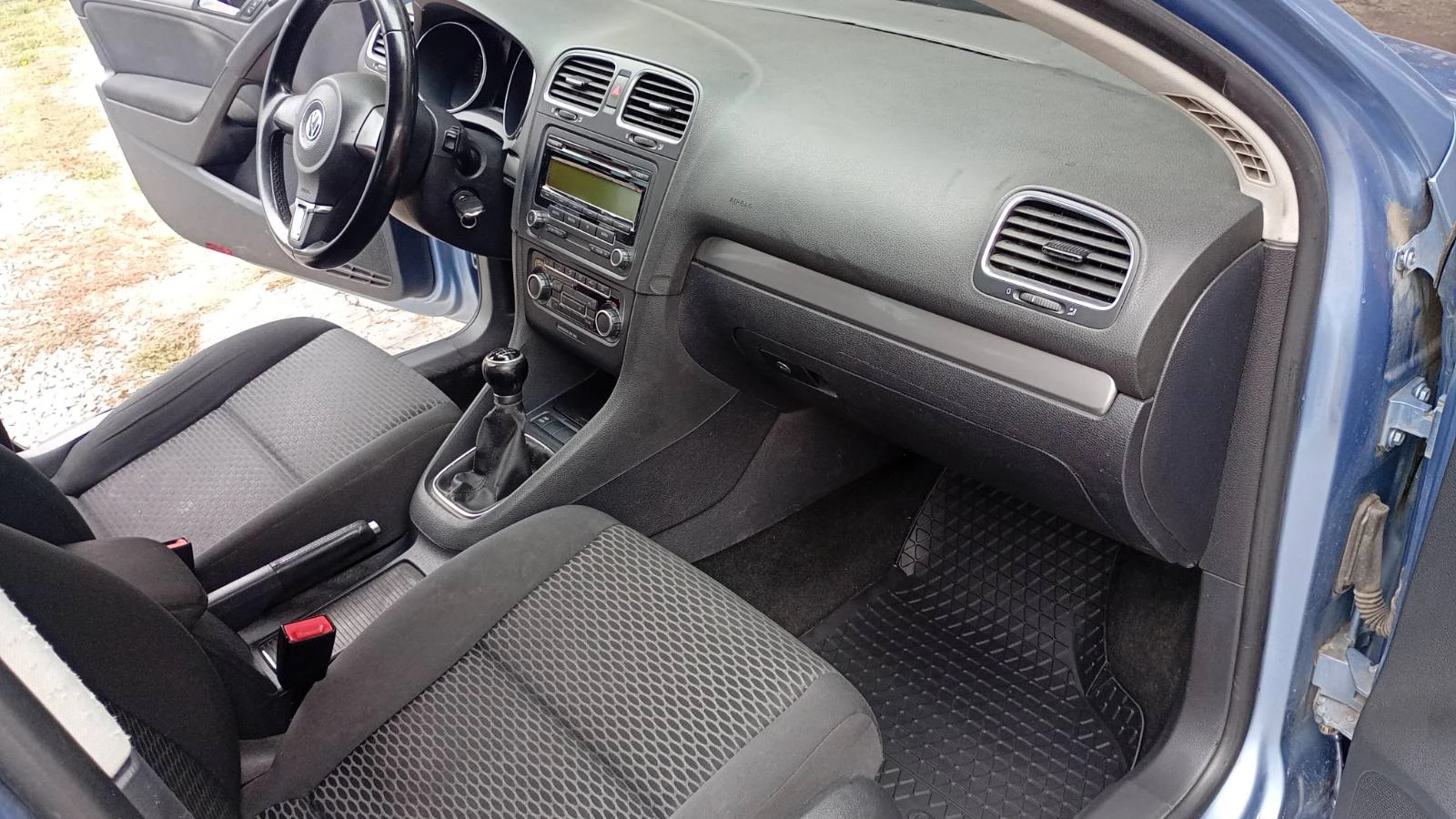 VW Golf 1.4клима гаражен , снимка 4 - Автомобили и джипове - 56657322