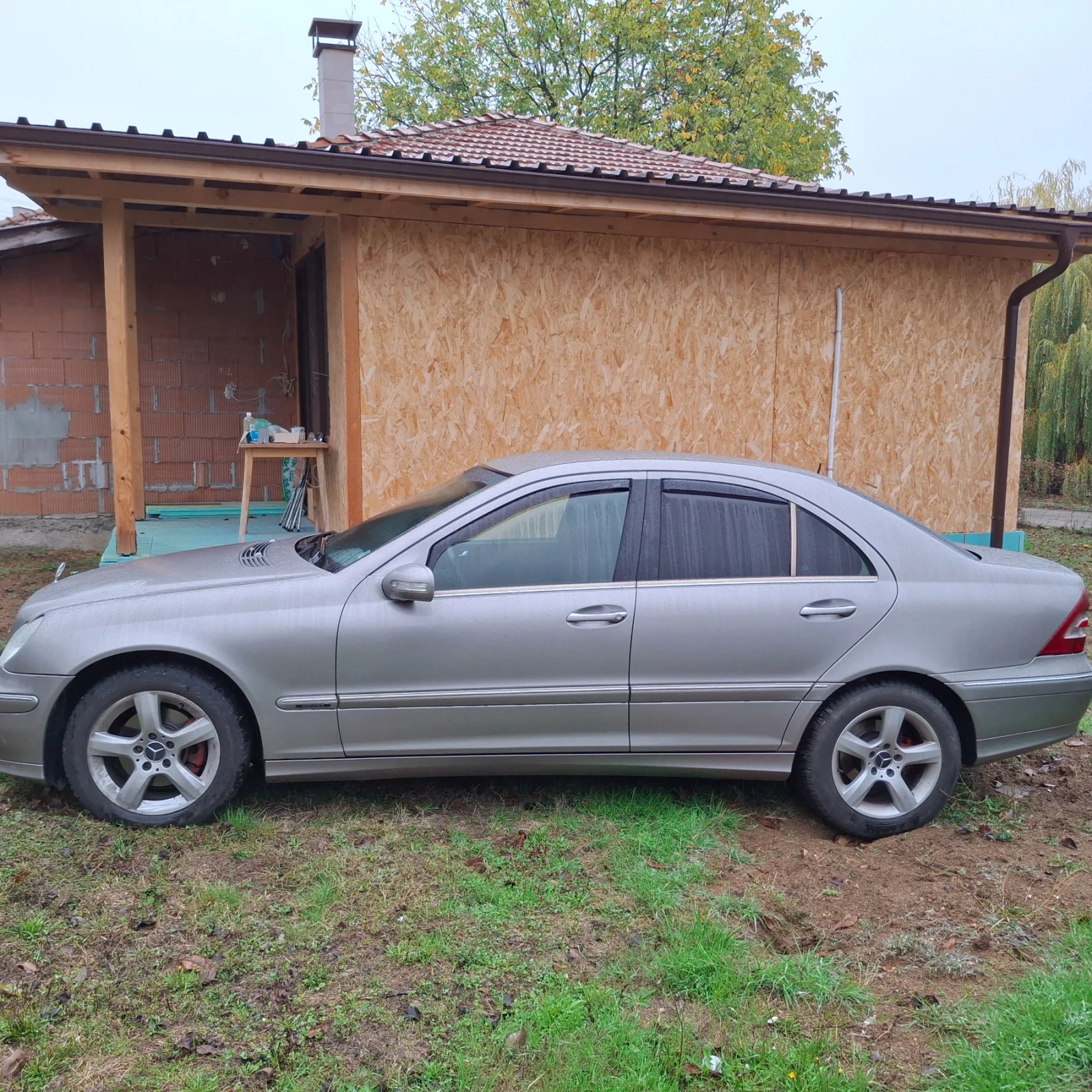 Mercedes-Benz C 220, снимка 3 - Автомобили и джипове - 56709042