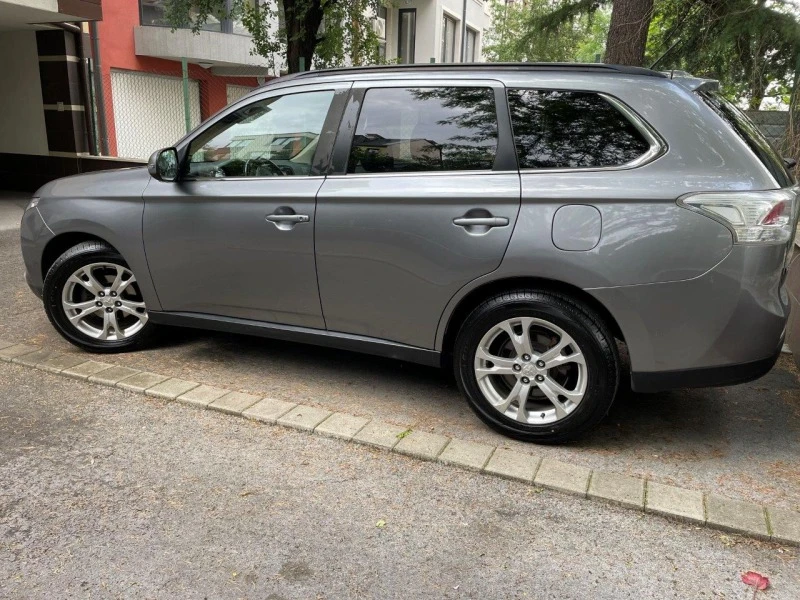 Mitsubishi Outlander, снимка 4 - Автомобили и джипове - 47553059