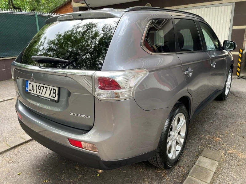 Mitsubishi Outlander, снимка 11 - Автомобили и джипове - 47553059