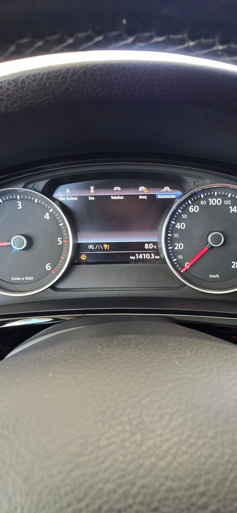 VW Touareg, снимка 8 - Автомобили и джипове - 52525592