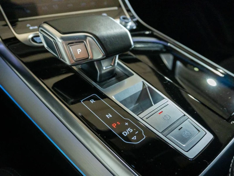 Audi Q7 50TDI* QUATTRO* EDITION* ПАНО* 7-МЕСТЕН* ГАРАНЦИЯ, снимка 11 - Автомобили и джипове - 52736242