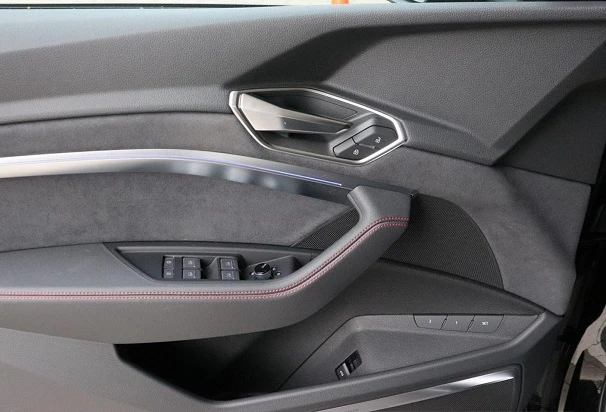 Audi Q8 e-Tron SUV 55 = S-line = Гаранция, снимка 5 - Автомобили и джипове - 52837189