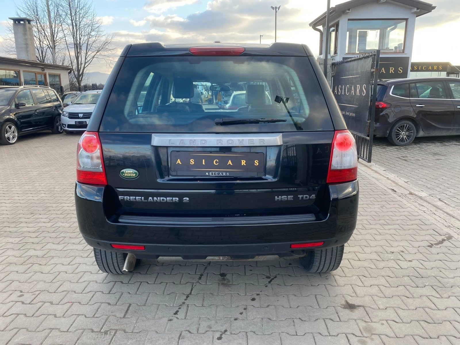 Land Rover Freelander 2.2D AUTOMATIC  - изображение 4