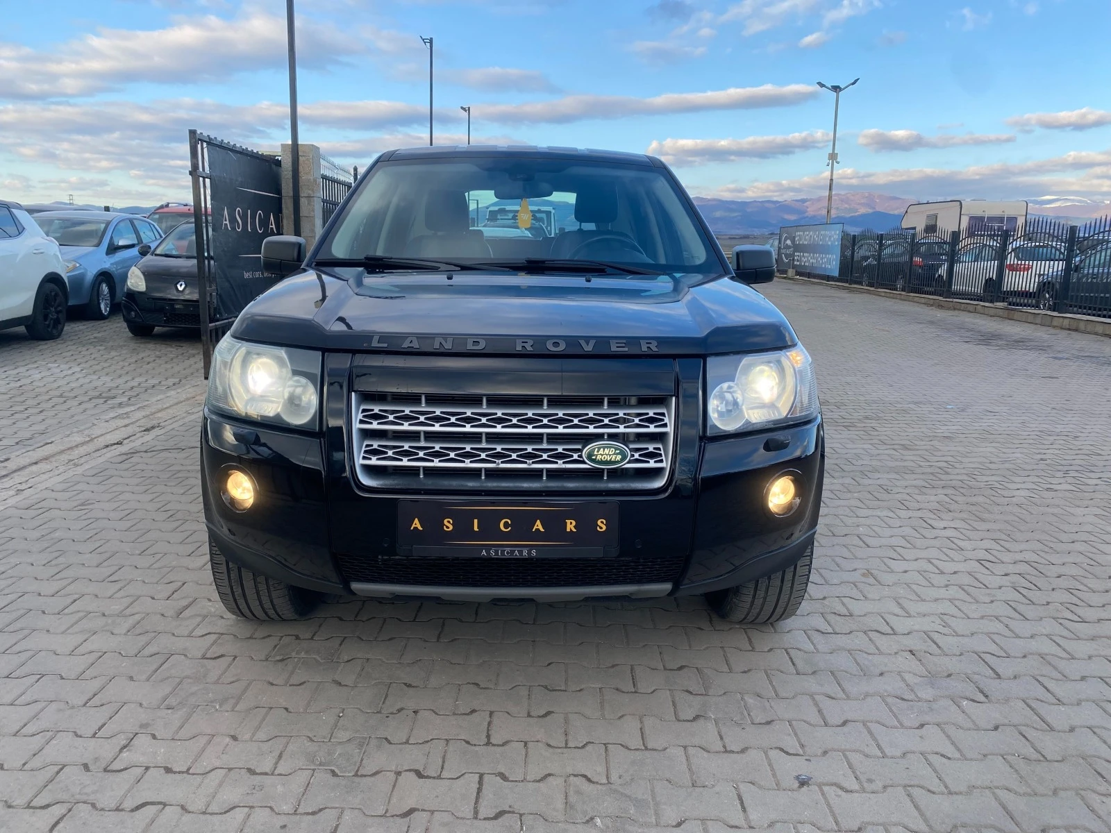 Land Rover Freelander 2.2D AUTOMATIC  - изображение 8