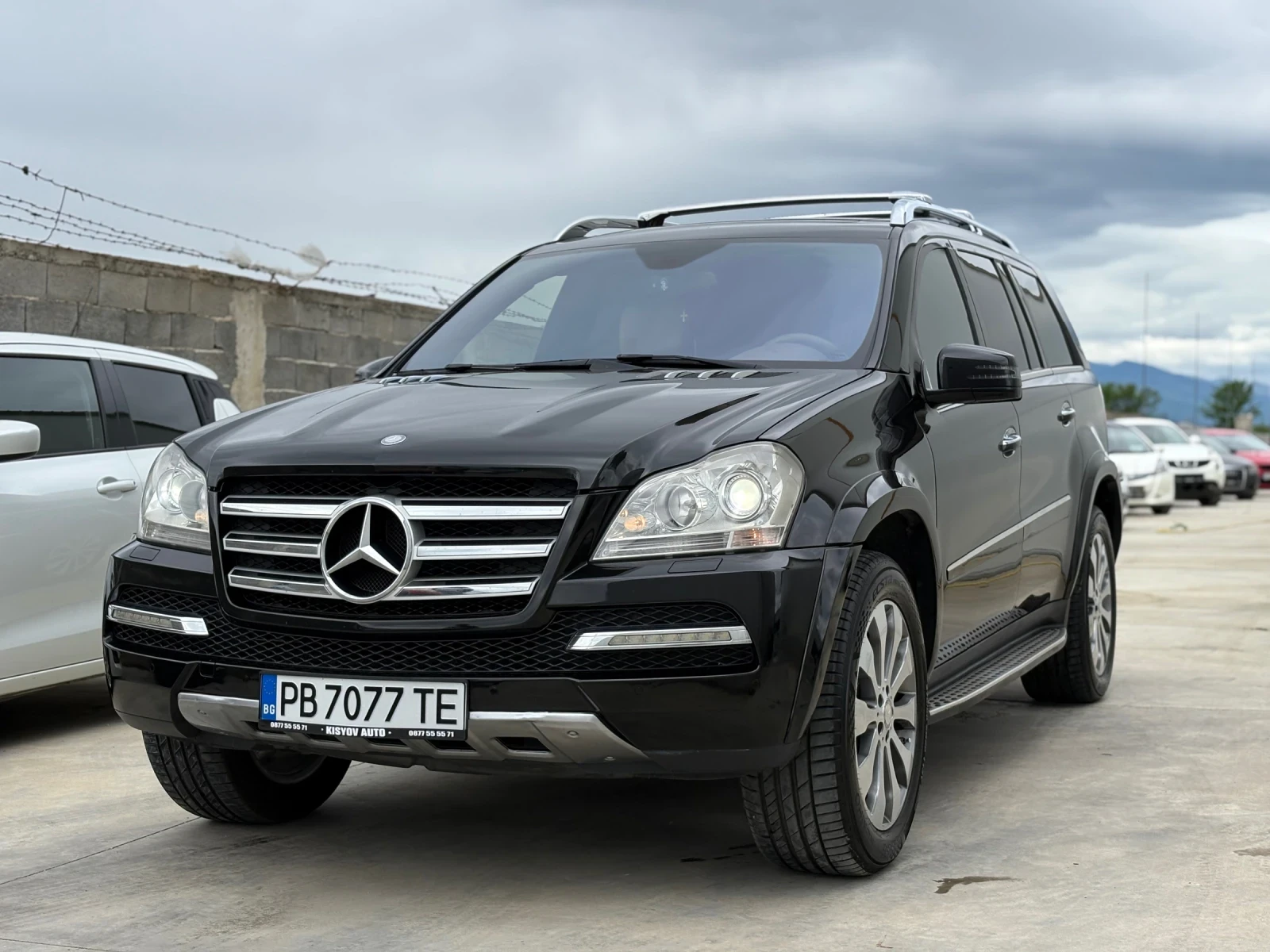 Mercedes-Benz GL 550 550 AMG* 4matic* Обдухване* TV* Keyless* 7G, снимка 3 - Автомобили и джипове - 54580954