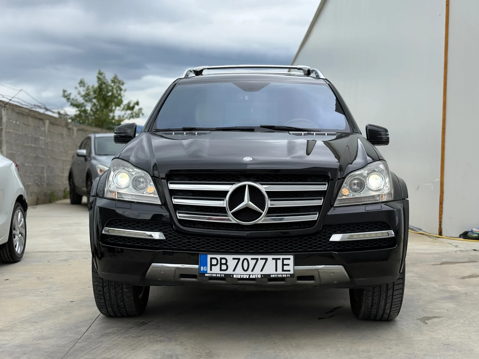 Mercedes-Benz GL 550 550 AMG* 4matic* Обдухване* TV* Keyless* 7G, снимка 2 - Автомобили и джипове - 54580954