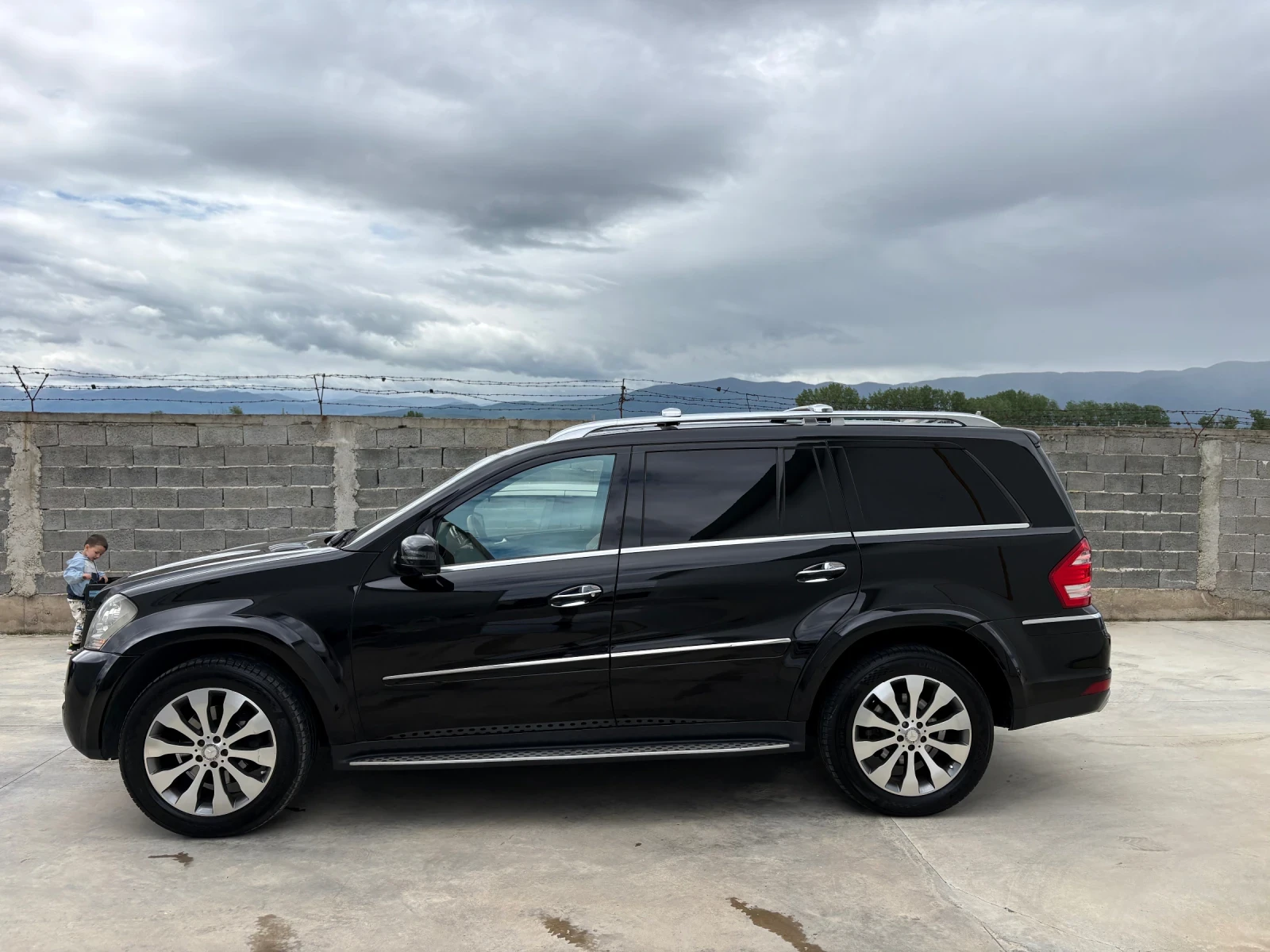 Mercedes-Benz GL 550 550 AMG* 4matic* Обдухване* TV* Keyless* 7G, снимка 7 - Автомобили и джипове - 54580954