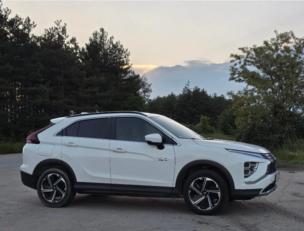 Mitsubishi Eclipse Cross PHEV Топ Състояние, снимка 4 - Автомобили и джипове - 54814381