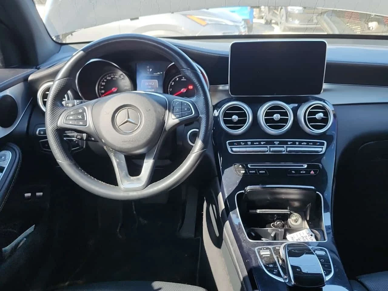Mercedes-Benz GLC 350 * 350E / 360 / ОБДУХВАНЕ / DISTRONIC / MEMORY , снимка 9 - Автомобили и джипове - 55435285