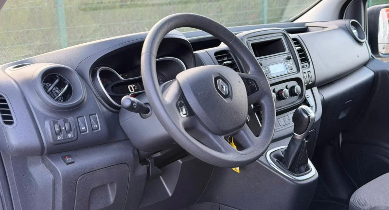 Renault Trafic 20 170кс автоматик, снимка 9 - Бусове и автобуси - 52853530