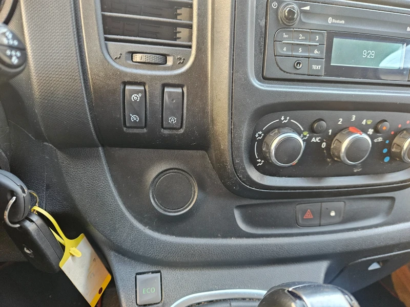 Renault Trafic 20 170кс автоматик, снимка 16 - Бусове и автобуси - 52853530