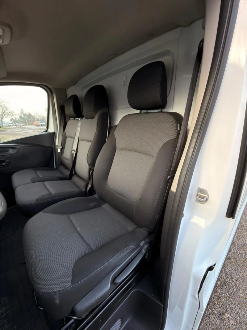 Renault Trafic 20 170кс автоматик, снимка 11 - Бусове и автобуси - 52853530