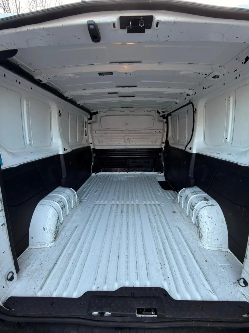 Renault Trafic 20 170кс автоматик, снимка 12 - Бусове и автобуси - 52853530