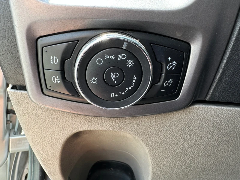 Ford Transit Custom, снимка 11 - Бусове и автобуси - 53324819