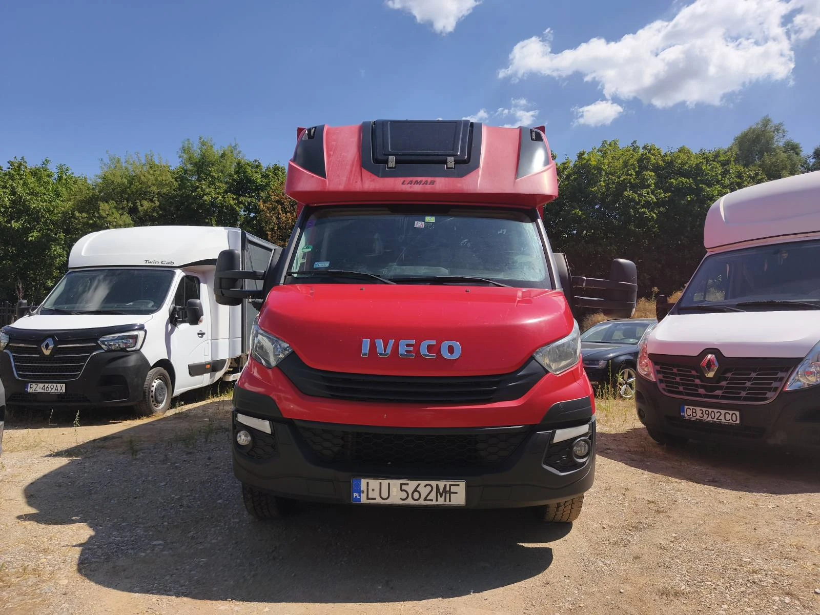 Iveco Daily ДВОЙНА КАБИНА//ЛАМАР//ЛИЗИНГ//10ПАЛЕТА, снимка 3 - Бусове и автобуси - 55838565