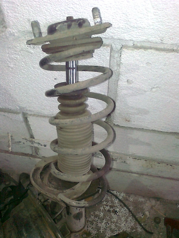 пружина предна за Мицубиши Колт (2)